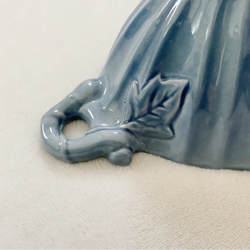 Vintage Blue Glazed Ceramic Centerpiece Bowl Leaf Handle MCM Console Bowl - Picture 8 of 16